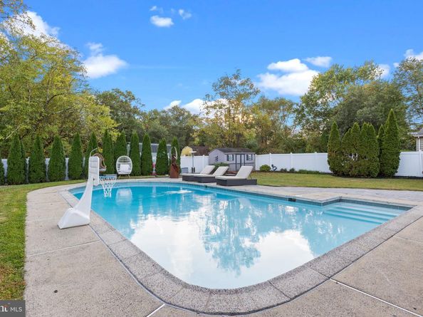 585 Colonial Drive, Horsham PA 19044