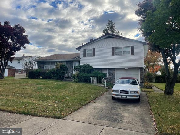 9227 Burbank Road, Philadelphia PA 19115