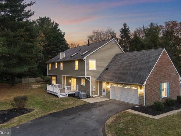 10333 Hickory Forest Drive, Oakton VA 22124