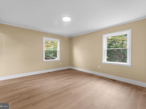 10333 Hickory Forest Drive, Oakton VA 22124