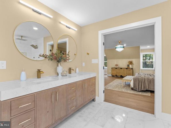 10333 Hickory Forest Drive, Oakton VA 22124