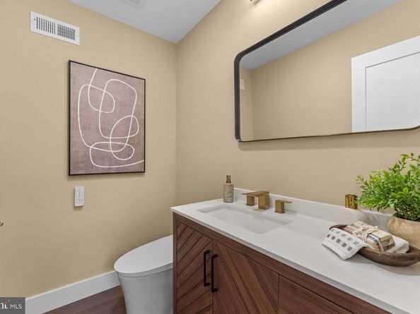 10333 Hickory Forest Drive, Oakton VA 22124