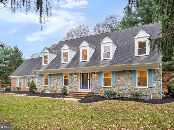 10333 Hickory Forest Drive, Oakton VA 22124