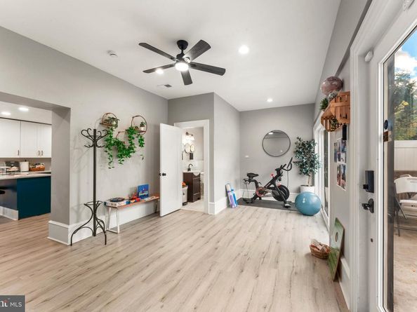 1339 Wheatsheaf Lane, Abington PA 19001