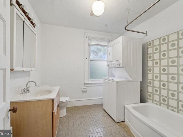 501 W Moreland Road, Willow Grove PA 19090