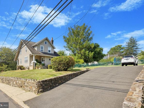 501 W Moreland Road, Willow Grove PA 19090