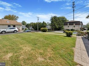 501 W Moreland Road, Willow Grove PA 19090