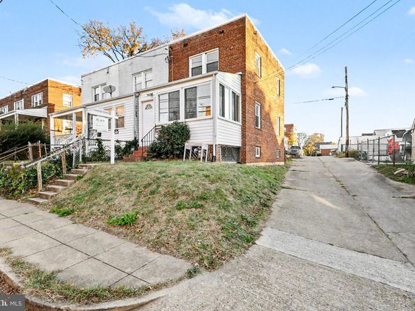 3334 10TH Place SE, Washington DC 20032