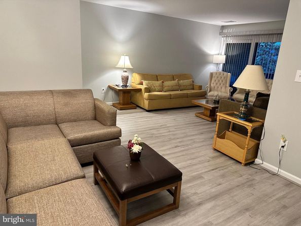 565 Florida Avenue 201, Herndon VA 20170