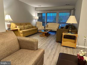 565 Florida Avenue 201, Herndon VA 20170