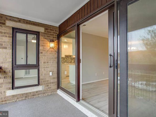 565 Florida Avenue 201, Herndon VA 20170