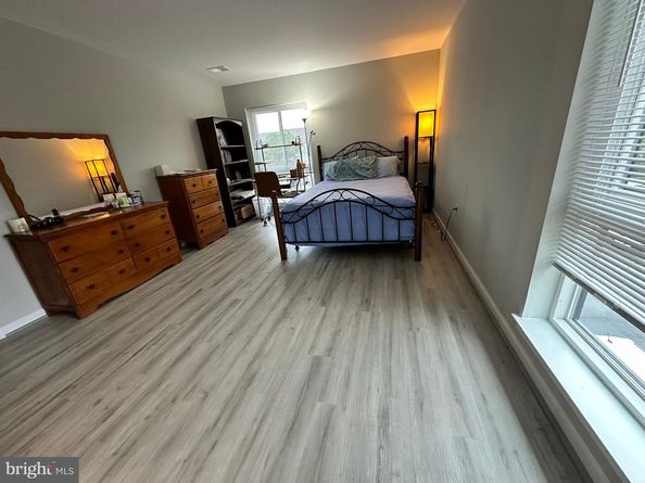 565 Florida Avenue 201, Herndon VA 20170