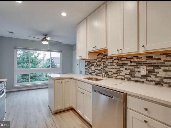 565 Florida Avenue 201, Herndon VA 20170