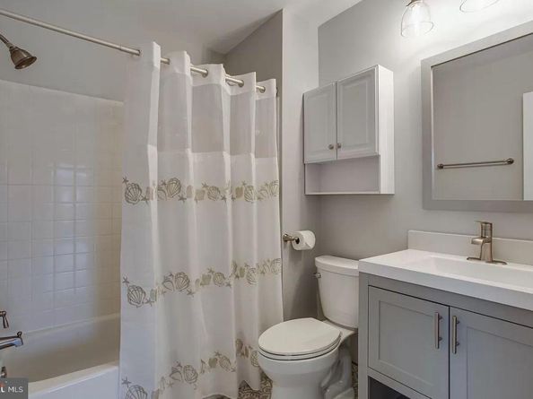 565 Florida Avenue 201, Herndon VA 20170