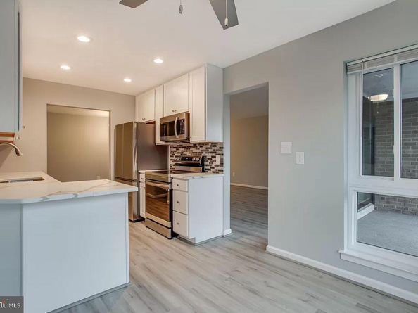 565 Florida Avenue 201, Herndon VA 20170