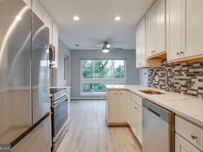 565 Florida Avenue 201, Herndon VA 20170