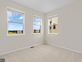 565 Florida Avenue 201, Herndon VA 20170