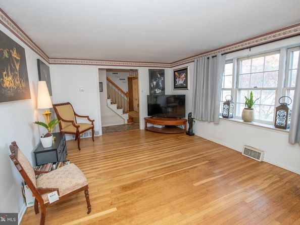 287 Essex Road, Warminster PA 18974