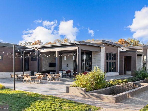 9750 Windflower Way, Bethesda MD 20817