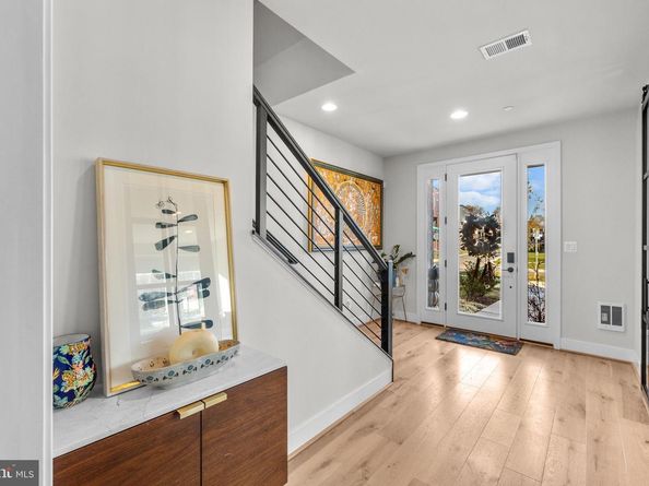 9750 Windflower Way, Bethesda MD 20817