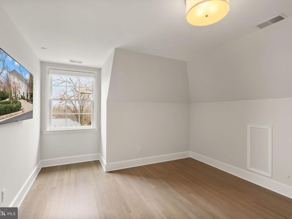 2101 Foxhall Road NW, Washington DC 20007