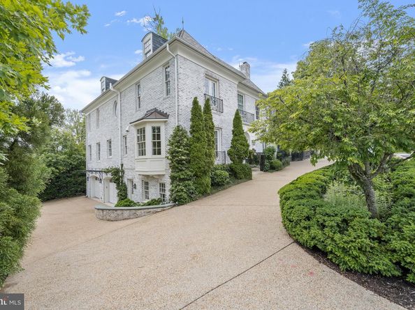 2101 Foxhall Road NW, Washington DC 20007