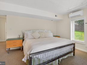 8601 Split Oak Circle, Bethesda MD 20817