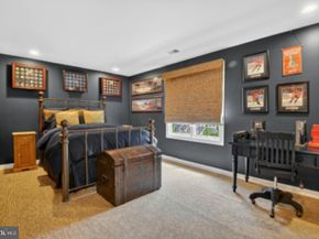 8601 Split Oak Circle, Bethesda MD 20817