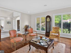 8601 Split Oak Circle, Bethesda MD 20817