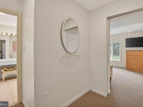 8601 Split Oak Circle, Bethesda MD 20817