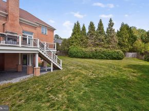8601 Split Oak Circle, Bethesda MD 20817