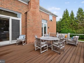8601 Split Oak Circle, Bethesda MD 20817