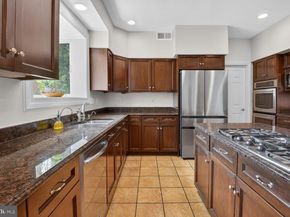 8601 Split Oak Circle, Bethesda MD 20817