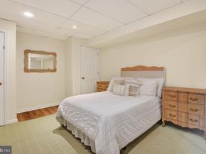 8601 Split Oak Circle, Bethesda MD 20817