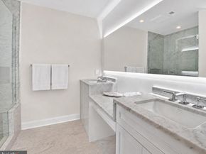 8601 Split Oak Circle, Bethesda MD 20817