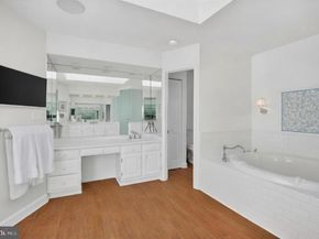 8601 Split Oak Circle, Bethesda MD 20817