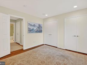 8601 Split Oak Circle, Bethesda MD 20817