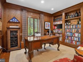 8601 Split Oak Circle, Bethesda MD 20817