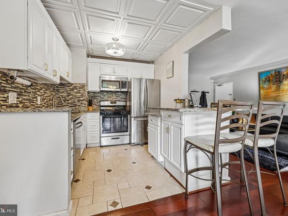 16 S Van Dorn Street 101, Alexandria VA 22304