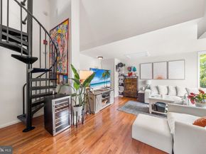 220 Bainbridge Street, Philadelphia PA 19147