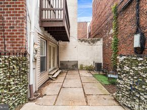 220 Bainbridge Street, Philadelphia PA 19147