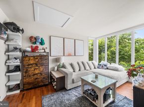 220 Bainbridge Street, Philadelphia PA 19147
