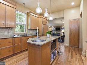7941 Park Avenue, Elkins Park PA 19027