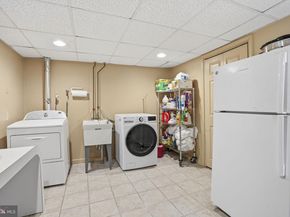 7941 Park Avenue, Elkins Park PA 19027