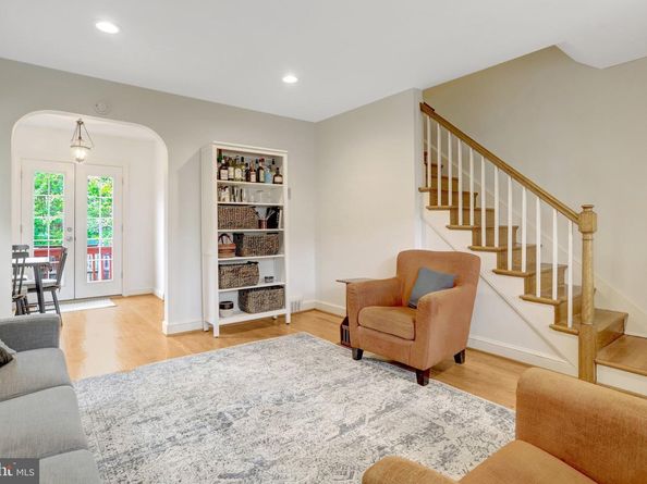 516 E Luray Avenue E, Alexandria VA 22301