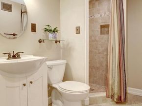 516 E Luray Avenue E, Alexandria VA 22301