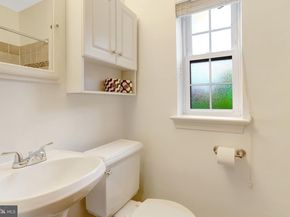 516 E Luray Avenue E, Alexandria VA 22301