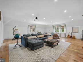 101 Hampton Lane, Blue Bell PA 19422