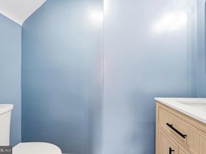 2621 S Four Mile Run Drive, Arlington VA 22206