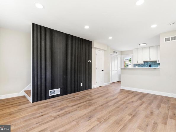 2621 S Four Mile Run Drive, Arlington VA 22206